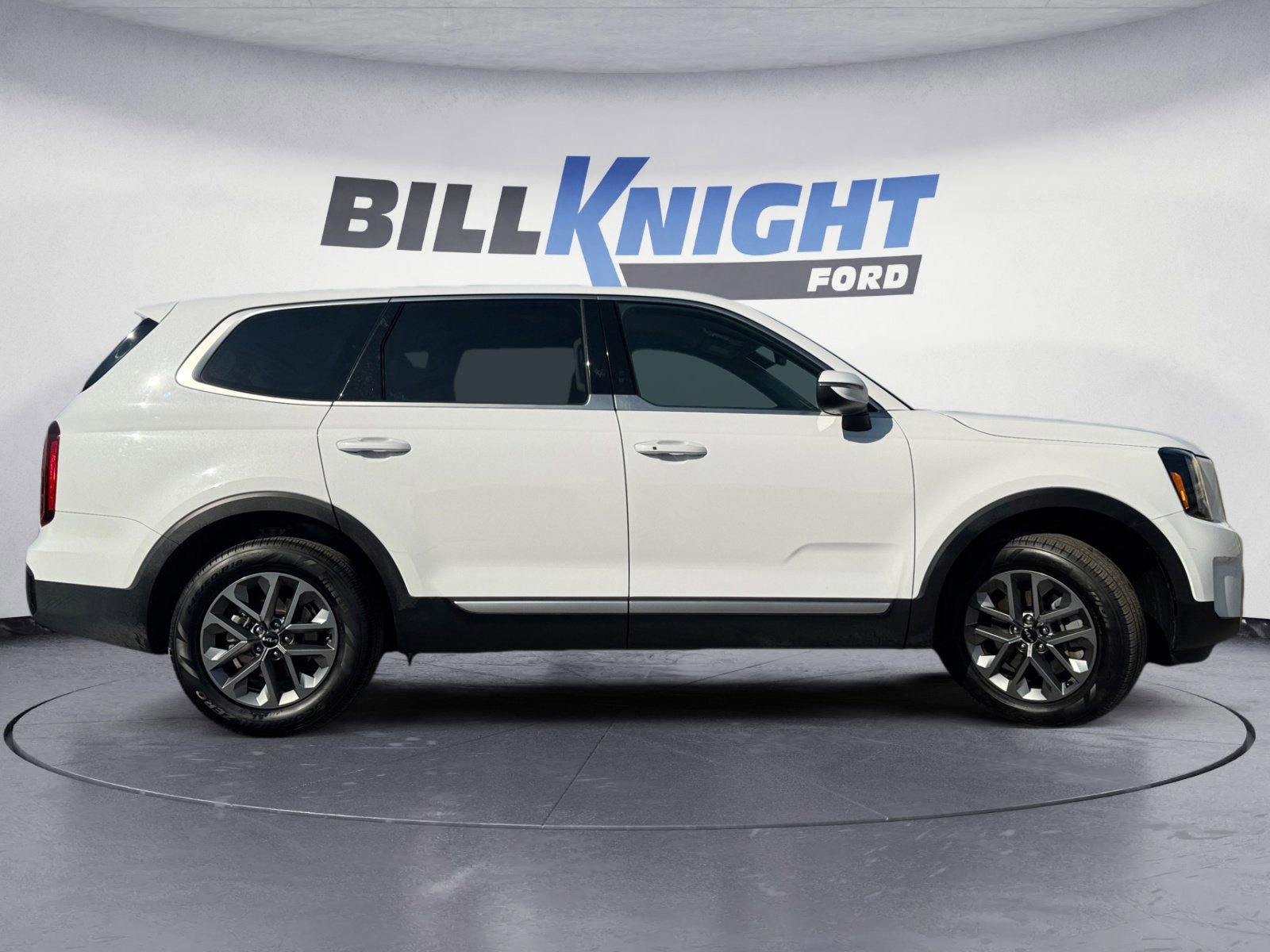 Used 2023 Kia Telluride LX image 6
