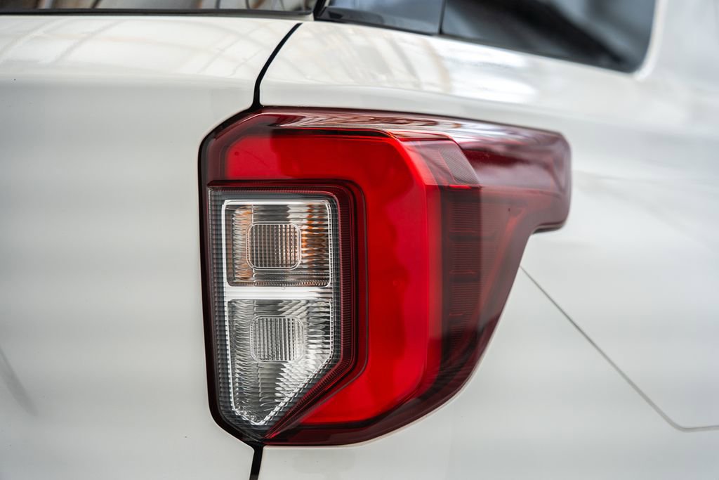 Certified 2022 Ford Explorer ST-Line w/ Class IV Trailer Tow Package AWD/4WD image 8