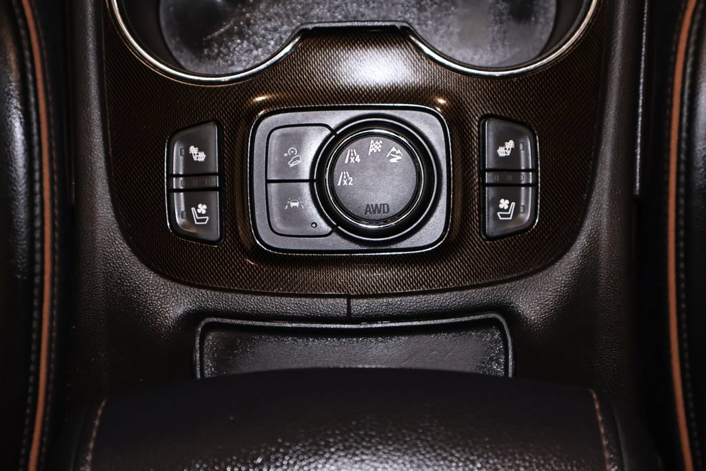 Used 2021 GMC Acadia AT4 w/ Preferred Package AWD/4WD image 34