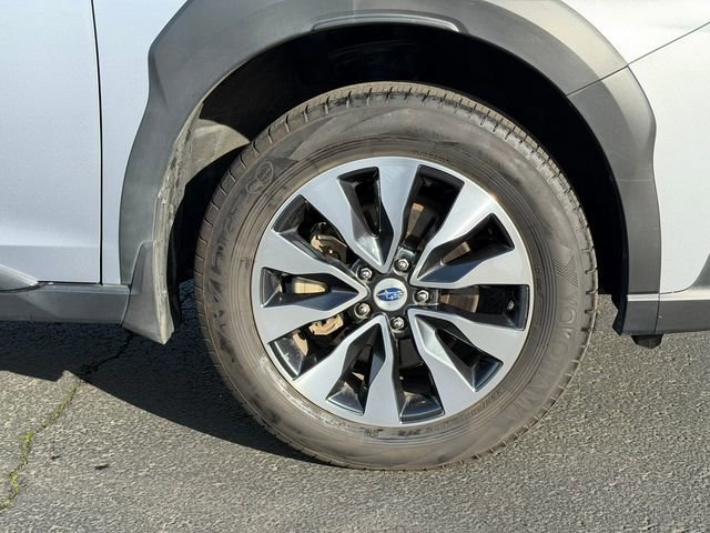Used 2023 Subaru Outback Limited image 11