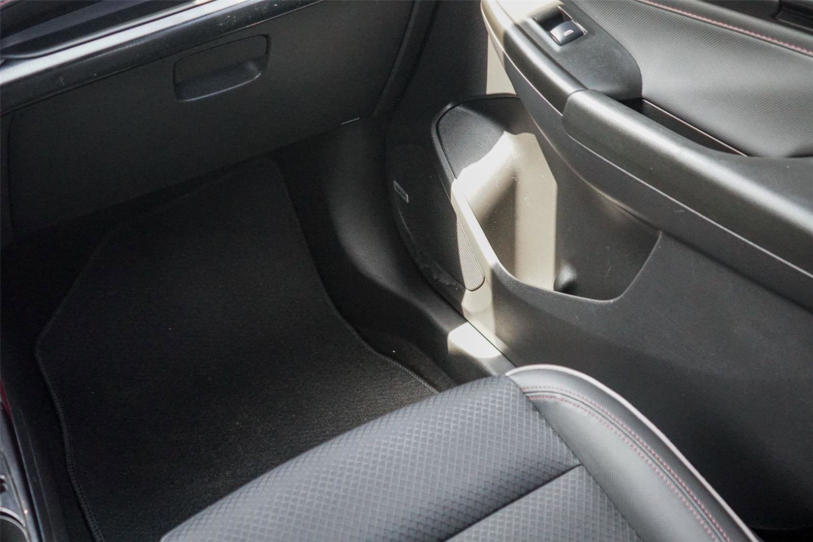 Used 2021 Chevrolet TrailBlazer RS w/ Technology Package FWD image 27