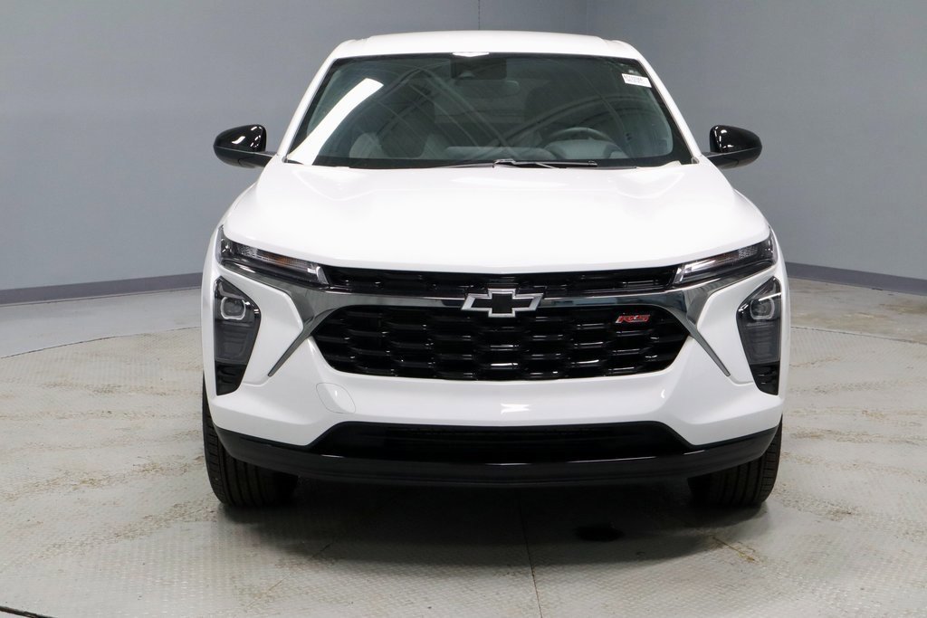 Used 2025 Chevrolet Trax RS w/ Driver Confidence Package image 8