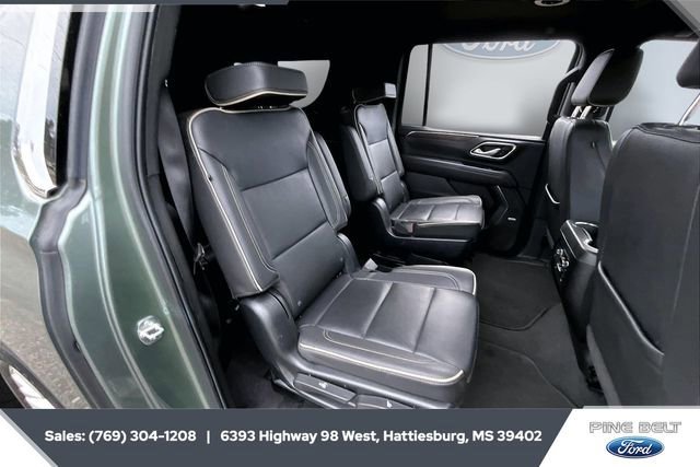 Used 2023 Chevrolet Suburban Premier image 20