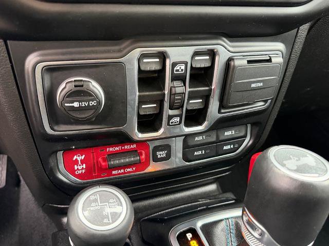 Used 2022 Jeep Wrangler Unlimited Rubicon 4xe w/ Cold Weather Group AWD/4WD image 24