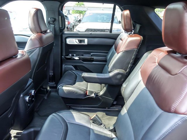 Certified 2022 Ford Explorer Platinum w/ Equipment Group 601A image 18
