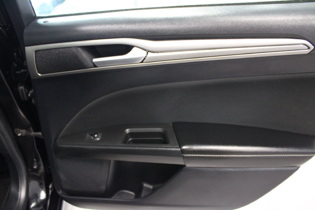 Certified 2020 Ford Fusion SE FWD image 38
