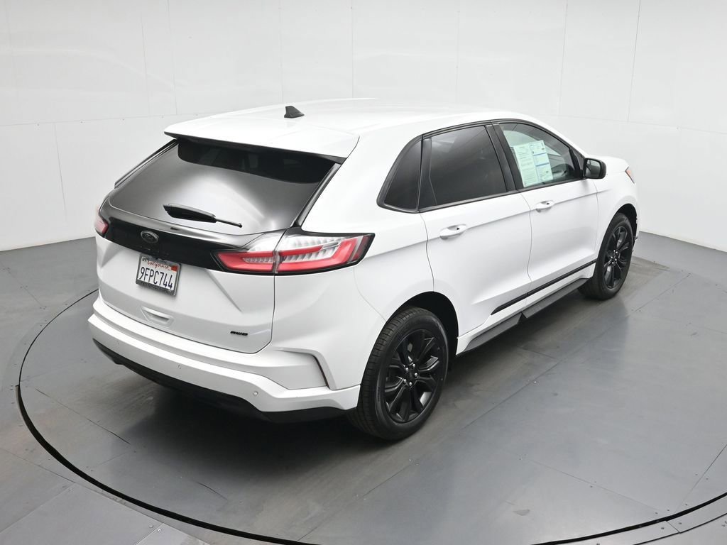 Certified 2023 Ford Edge SE w/ Black Appearance Package image 16