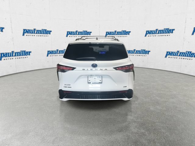 Used 2025 Toyota Sienna XSE w/ XSE Premium Package AWD/4WD image 9