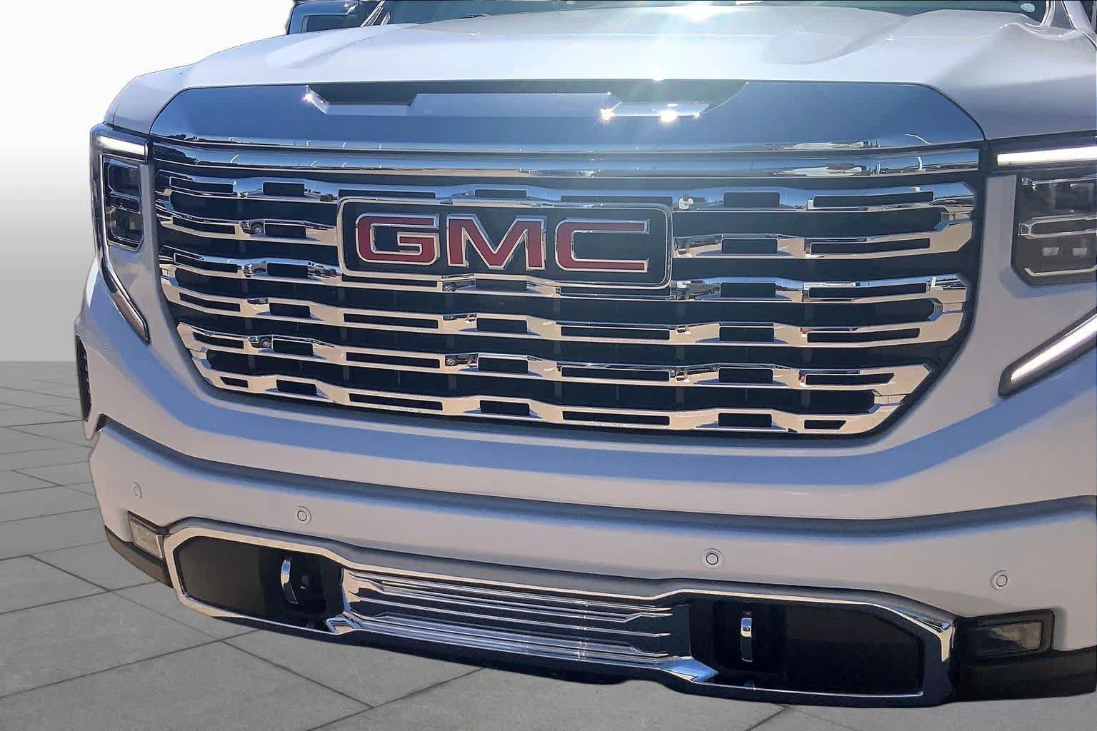 Used 2024 GMC Sierra 1500 Denali w/ Technology Package AWD/4WD image 30