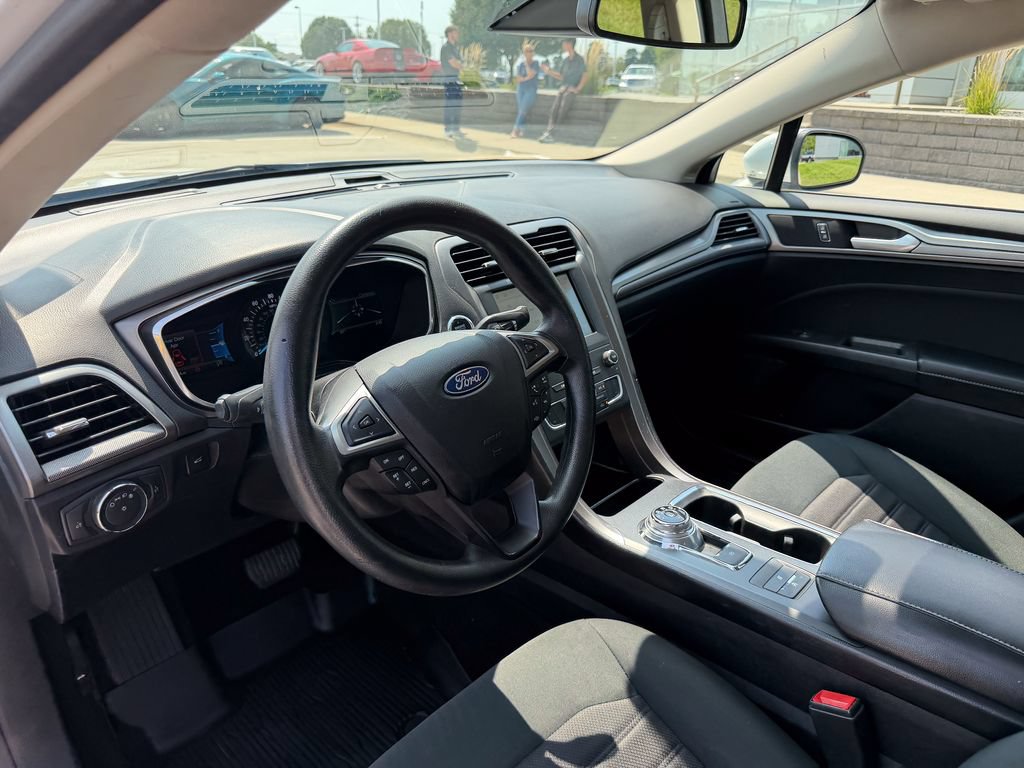 Certified 2020 Ford Fusion SE FWD image 9
