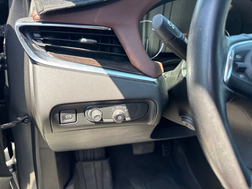 Used 2020 Buick Enclave Avenir w/ Avenir Technology Package FWD image 8