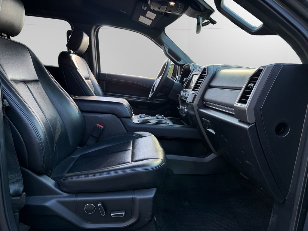 Certified 2019 Ford Expedition XLT w/ Equipment Group 202A AWD/4WD image 14