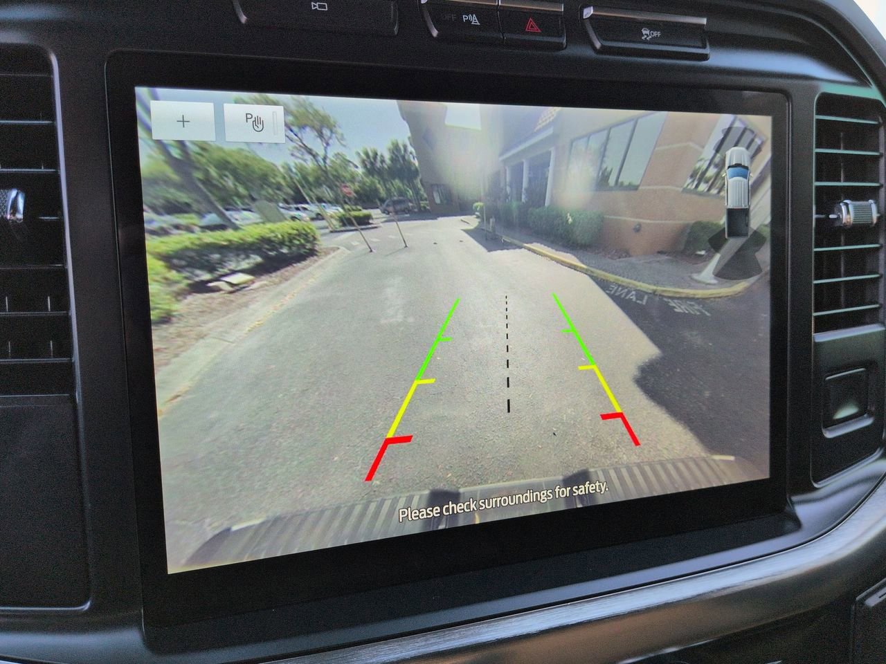 Certified 2023 Ford F150 Lariat w/ Equipment Group 502A High image 19