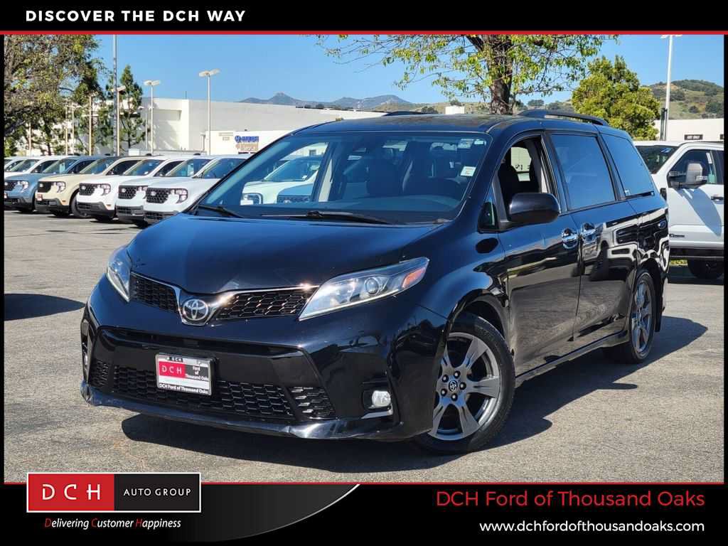 Used 2020 Toyota Sienna SE w/ Carpet Mat Package FWD image 1