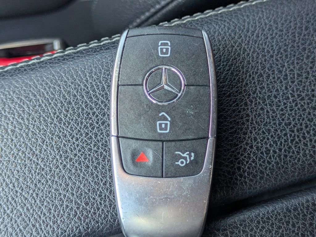Used 2021 Mercedes-Benz GLB 250 image 27