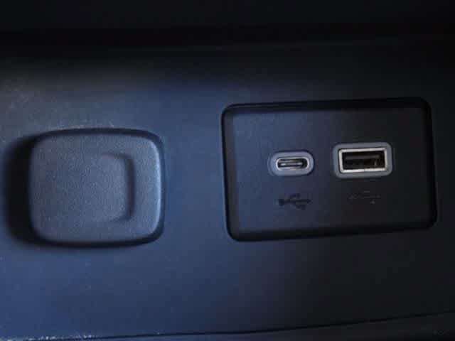 Used 2023 GMC Acadia SLE w/ Driver Convenience Package FWD image 31