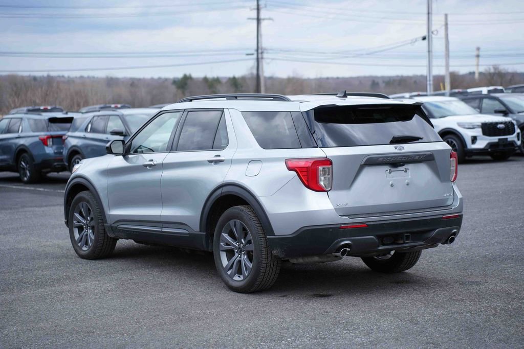 Certified 2023 Ford Explorer XLT w/ Equipment Group 202A image 3