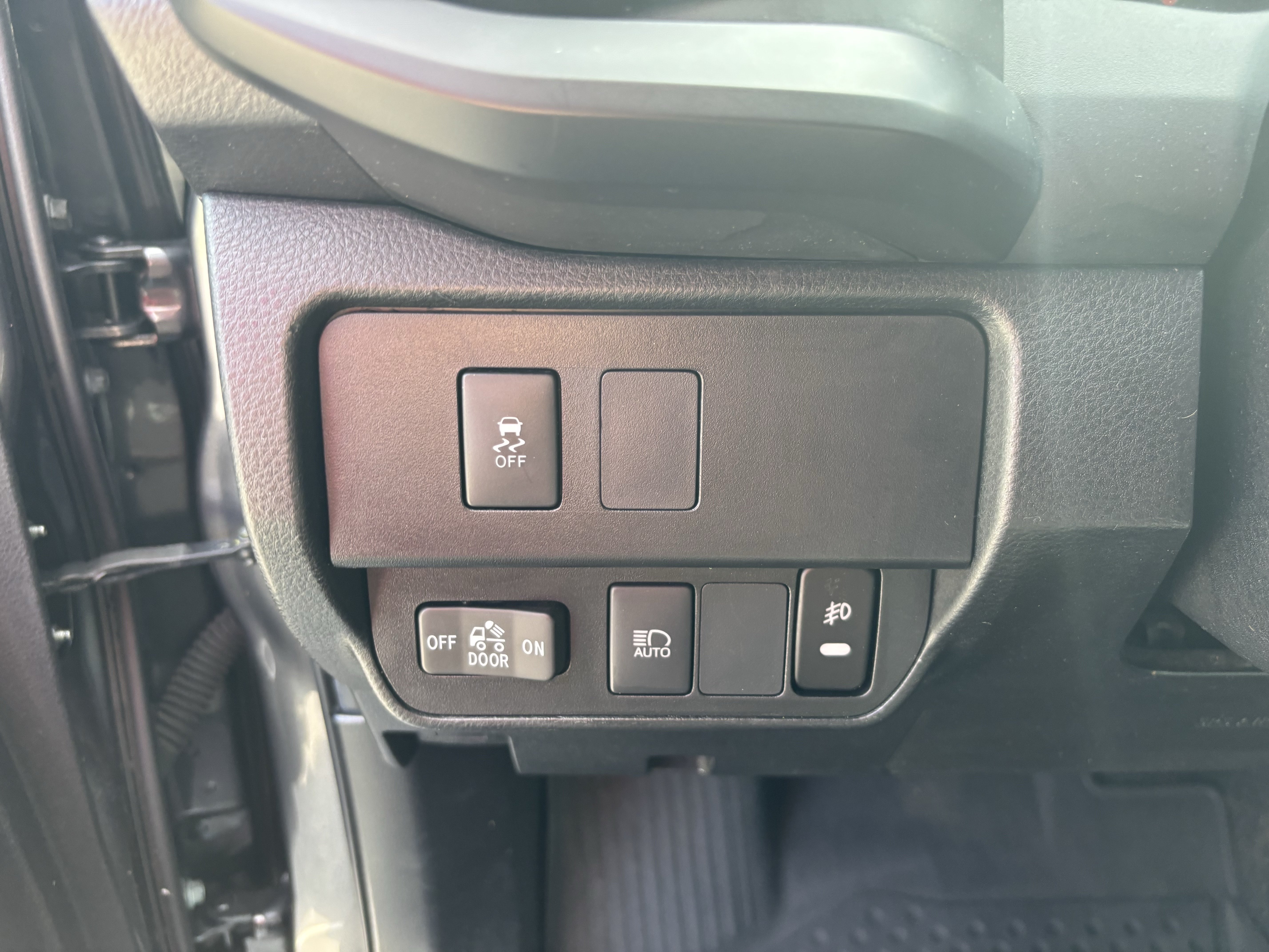 Used 2022 Toyota Tacoma SR AWD/4WD image 15