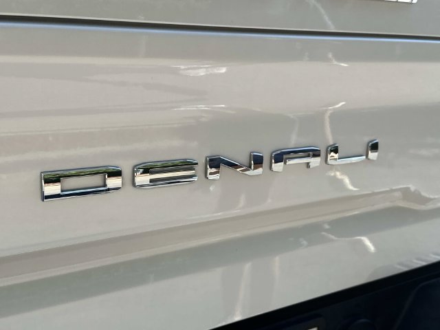 Used 2024 GMC Sierra 2500 Denali w/ Denali Reserve Package AWD/4WD image 14