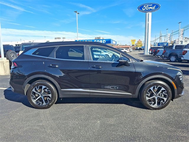 Used 2024 Kia Sportage EX w/ EX Premium Package image 2