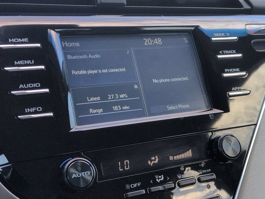 Used 2018 Toyota Camry SE FWD image 18