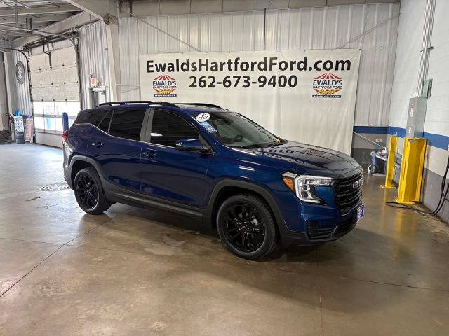 Used 2022 GMC Terrain SLE w/ Driver Convenience Package AWD/4WD image 2