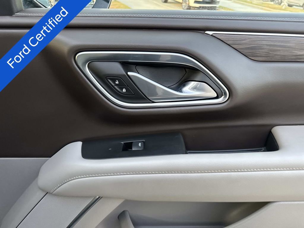 Used 2022 Chevrolet Tahoe Z71 w/ Luxury Package image 16