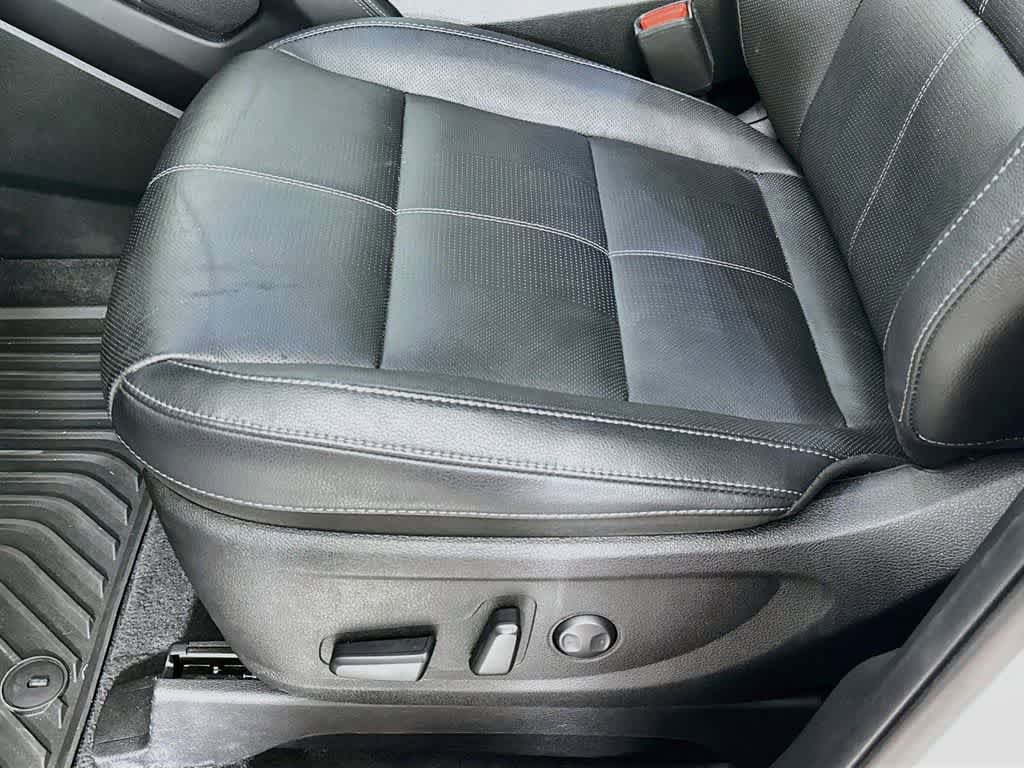Used 2024 Kia Telluride EX w/ EX Captain's Chair Package FWD image 30