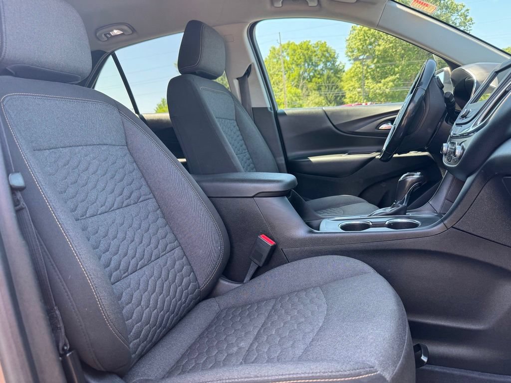 Used 2019 Chevrolet Equinox LT w/ Driver Convenience Package FWD image 17