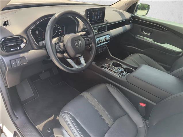 Used 2025 Honda Pilot Touring image 8