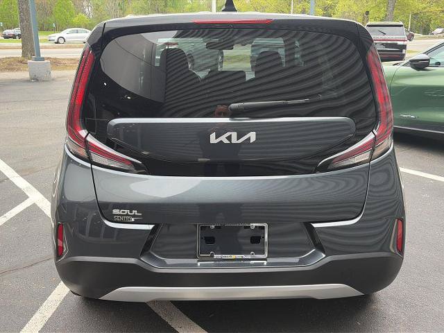 Used 2025 Kia Soul LX w/ LX Technology Package FWD image 15