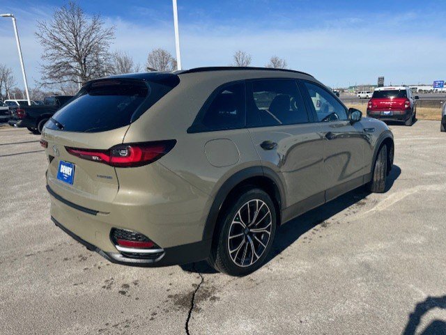 Used 2025 MAZDA CX-70 Plug-In Hybrid w/ Premium Plus image 4