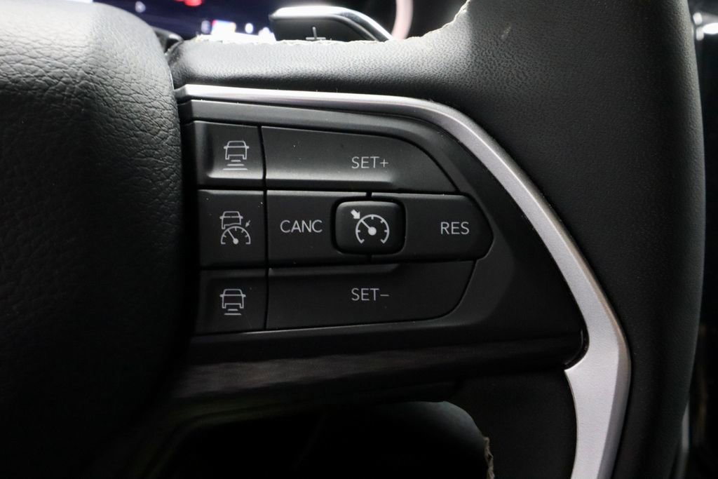 Used 2024 Jeep Grand Cherokee Altitude image 29