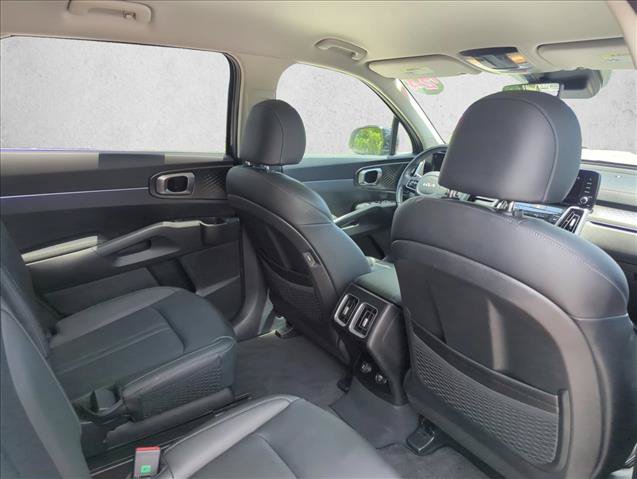 Used 2024 Kia Sorento EX AWD/4WD image 23