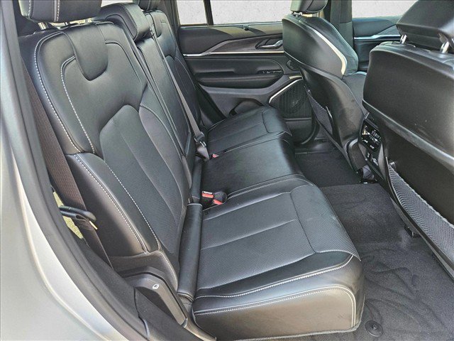 Used 2025 Jeep Grand Cherokee Overland w/ Adv Protech Group III AWD/4WD image 22