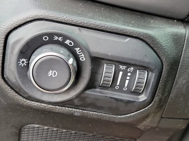 Used 2022 Jeep Wrangler Unlimited Sport AWD/4WD image 10