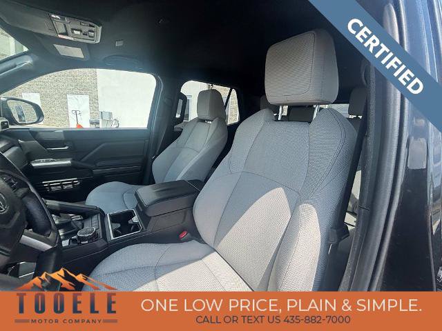 Used 2025 Toyota 4Runner SR5 AWD/4WD image 15