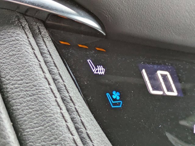 Used 2022 Cadillac XT5 Sportv w/ Platinum Package image 32