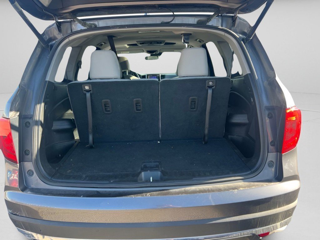 Used 2017 Honda Pilot Touring image 8