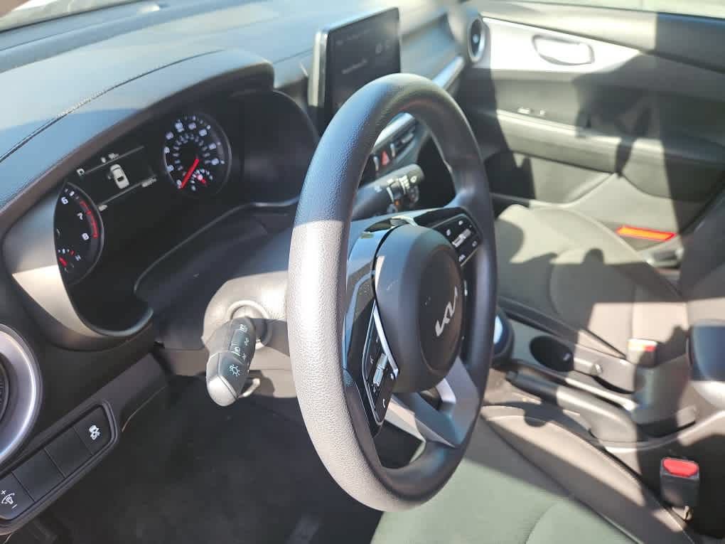 Used 2023 Kia Forte LXS FWD image 9