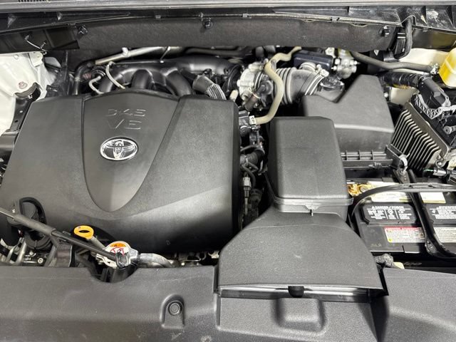 Used 2019 Toyota Highlander Limited AWD/4WD image 9