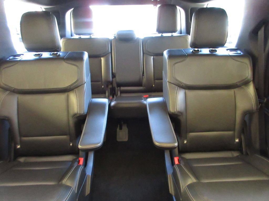 Certified 2025 Ford Expedition Platinum w/ Stealth Performance Package AWD/4WD image 22