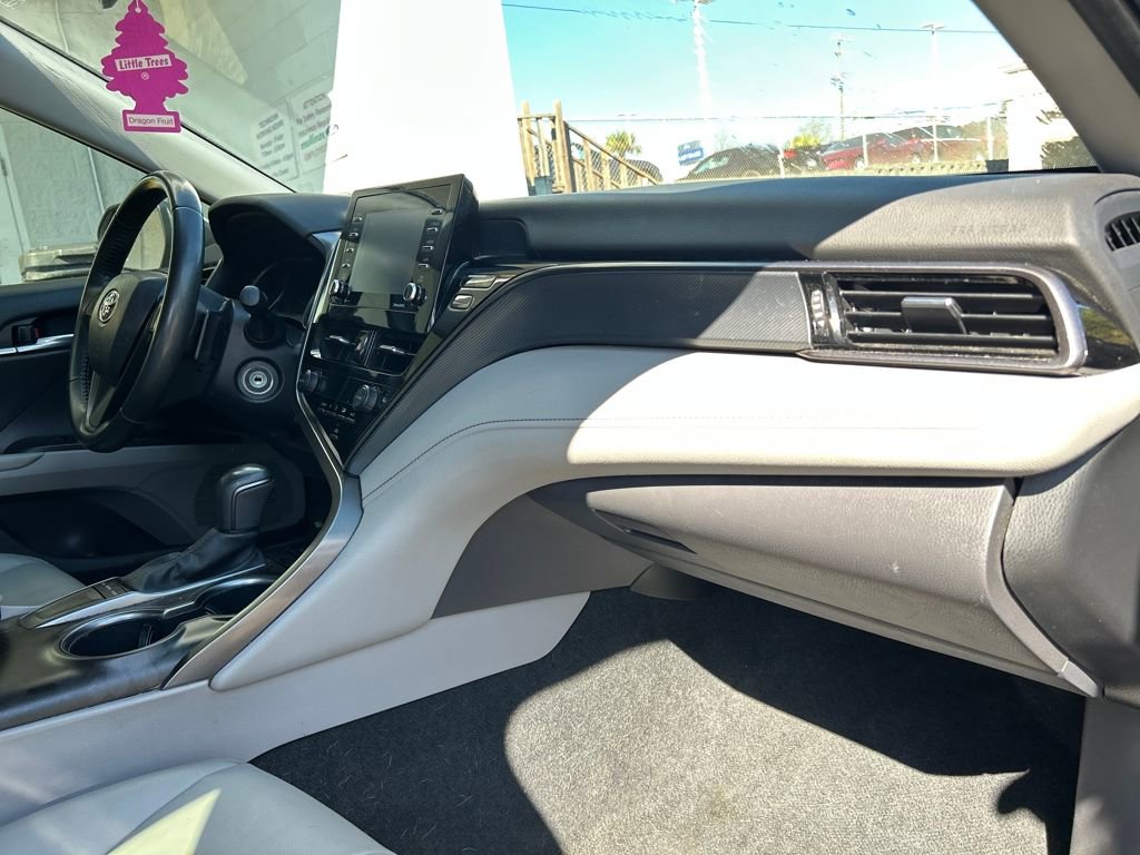 Used 2023 Toyota Camry SE image 15