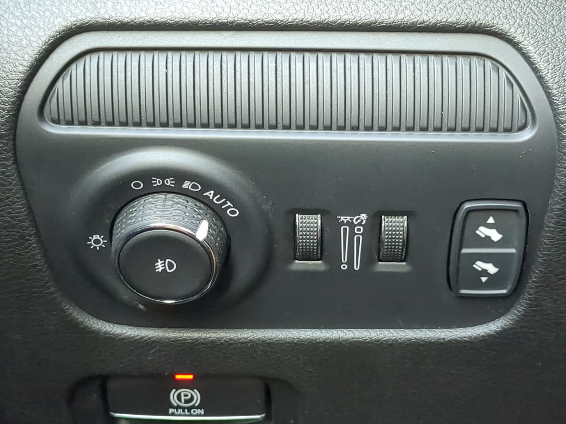 Used 2024 Jeep Wagoneer L Series II w/ Flexible Seating Group RWD image 65