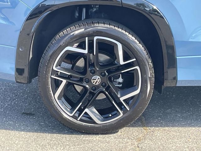 Used 2025 Volkswagen Tiguan SEL R-Line AWD/4WD image 7