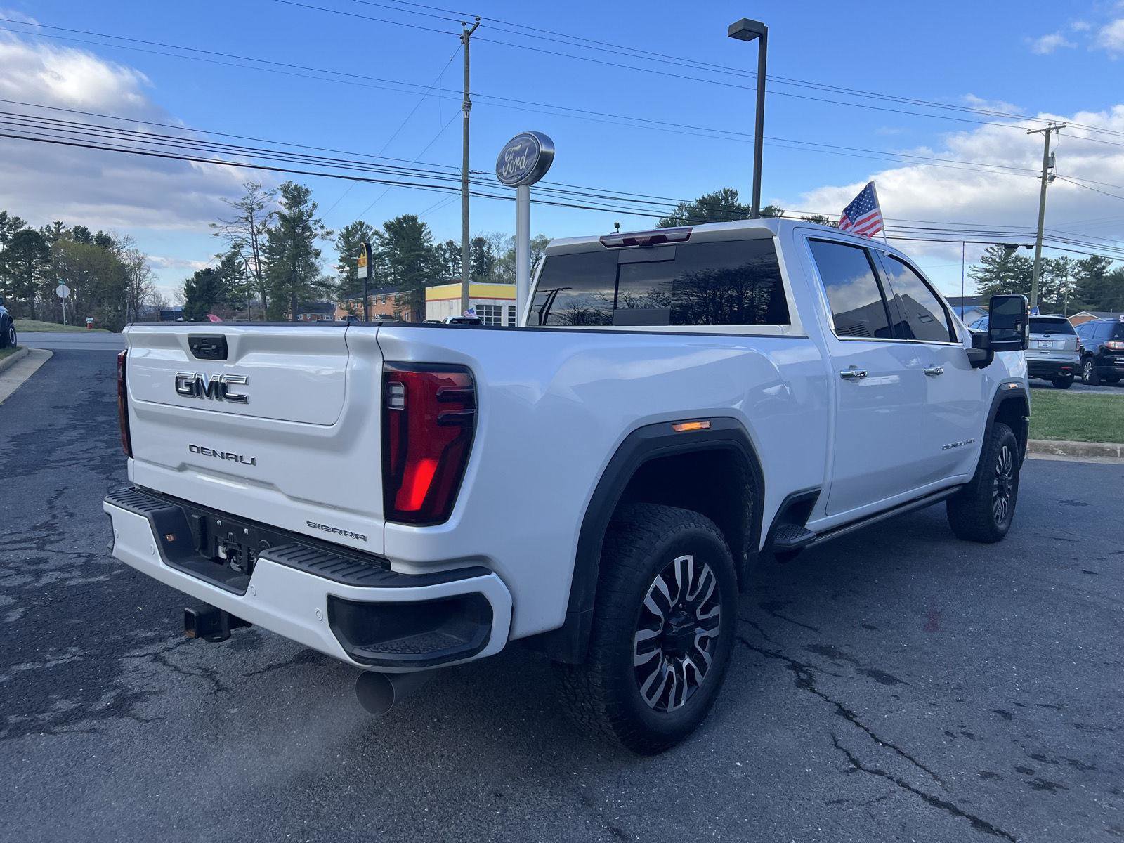 Used 2025 GMC Sierra 2500 Denali Ultimate AWD/4WD image 5