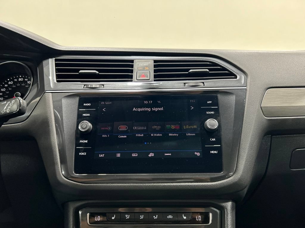 Used 2018 Volkswagen Tiguan SE w/ Panoramic Sunroof Package AWD/4WD image 18