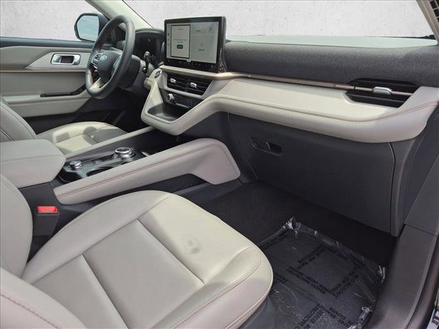 Certified 2025 Ford Explorer Active w/ Active Comfort Package RWD image 21