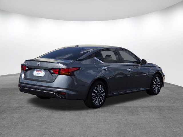Used 2024 Nissan Altima 2.5 SV FWD image 4