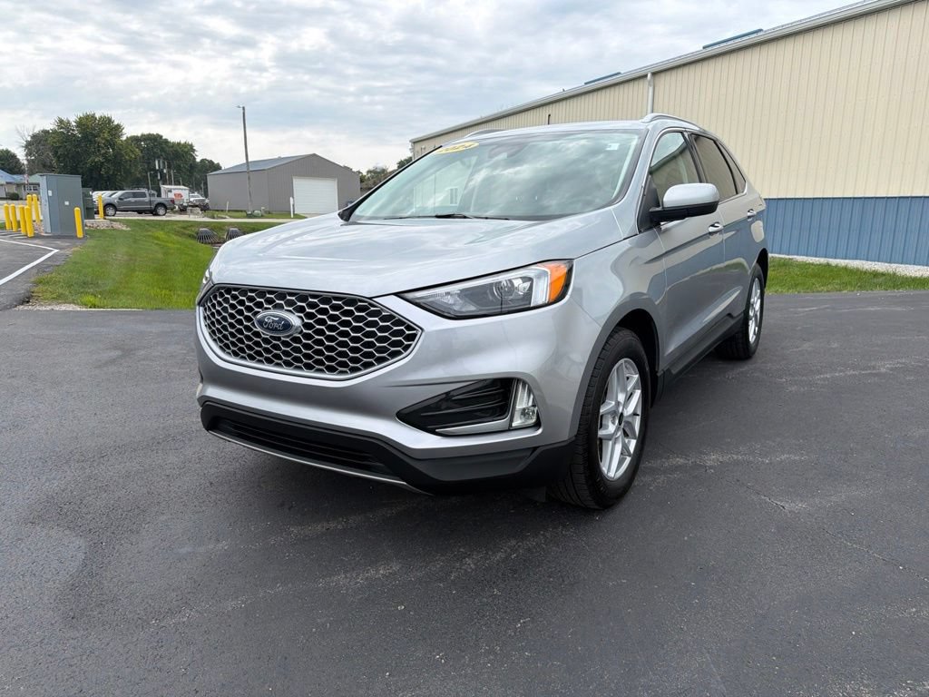 Certified 2024 Ford Edge SEL w/ Convenience Package AWD/4WD image 8